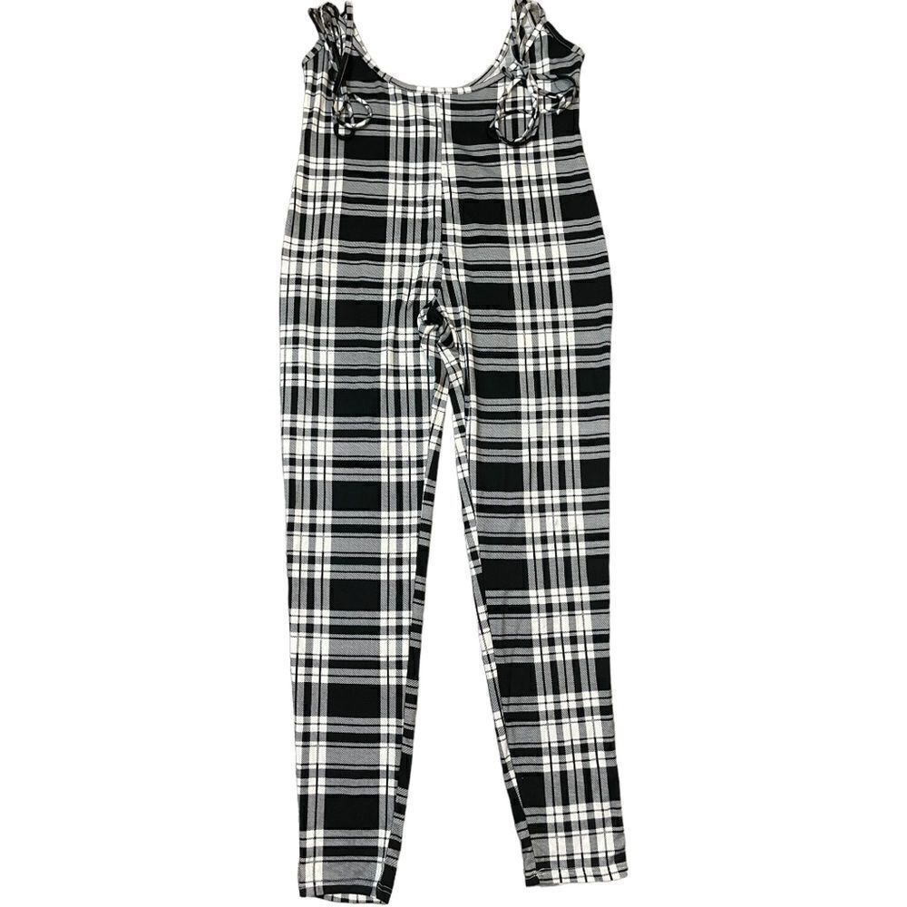 Fashion Nova Women Outfit. 1X - Picture 2 of 4